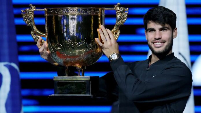 Carlos Alcaraz es el campeón del ATP 500 de Pekín tras ganarle la final a Jannik Sinner.