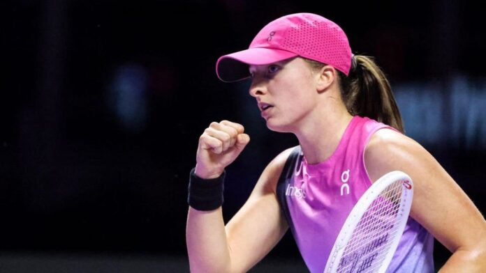 Swiatek vence a Kasatkina pero no confirma su pase a semis de las WTA Finals 2024.