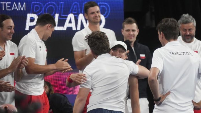 United Cup 2025: Polonia va a semis tras vencer 3-0 a Gran Bretaña