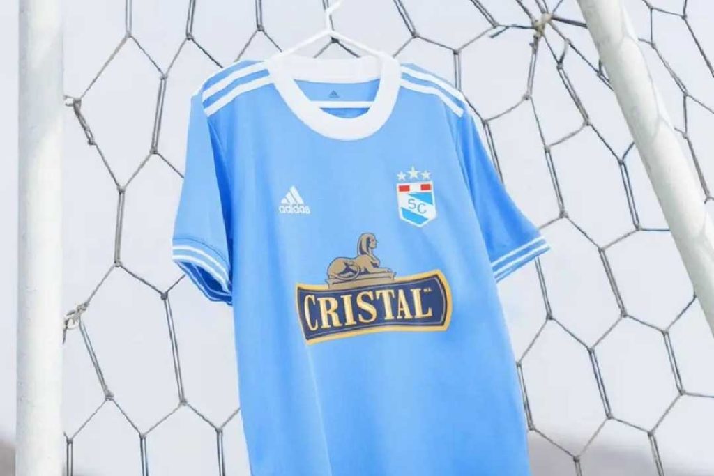 La camiseta de Sporting Cristal 2021