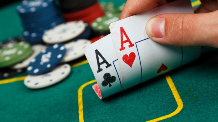 Conoce los tipos de póker en casino.