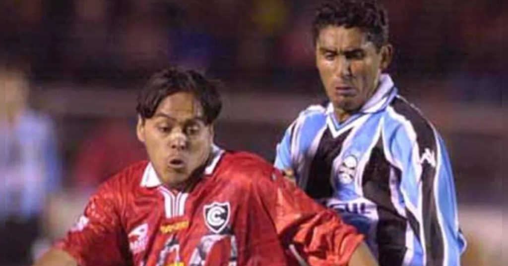 Cienciano, primer equipo peruano en octavos de Copa Libertadores en el siglo XXI.