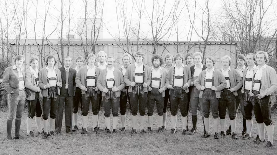 Bayern Múnich en 1979 con el uniforme tradicional bávaro.