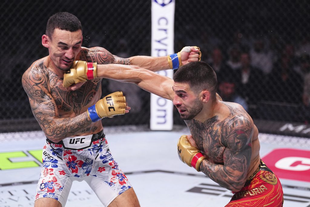 Toparía vs Holloway KO